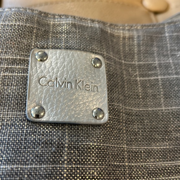 Calvin Klein unique gray tote with zipper insert inside cotton and fax leathe - Picture 7 of 7